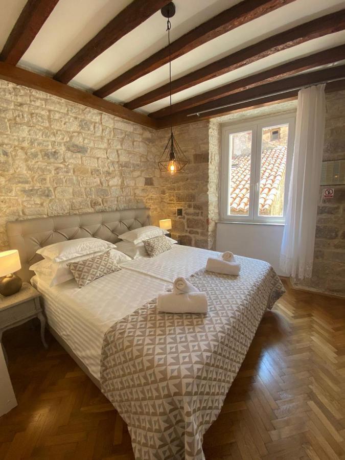 Palace Wall Residences Split Exterior photo